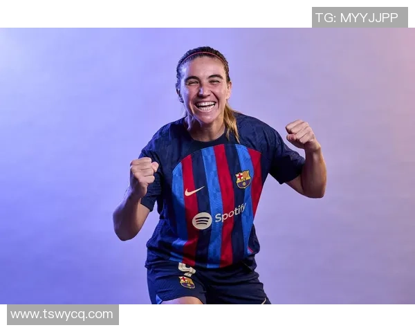 足球球星妻子惊艳亮相视频曝光引发热议网友热烈讨论背后故事揭秘